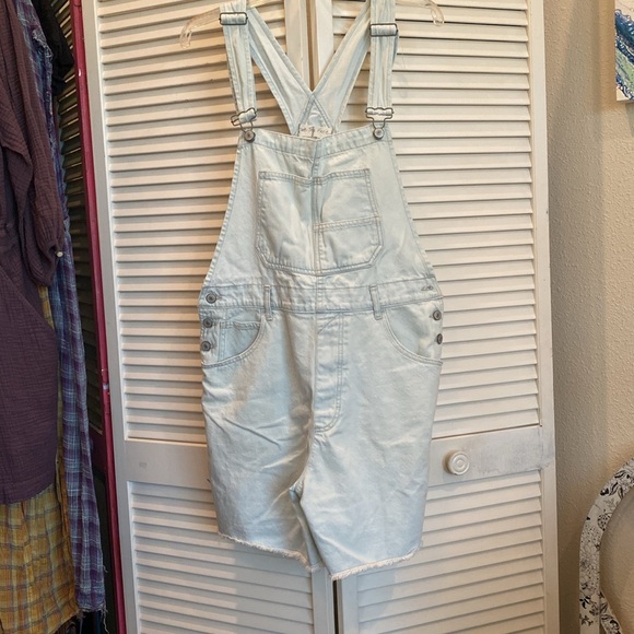 Free People Denim shorts 2 available check sizes - Picture 7 of 11